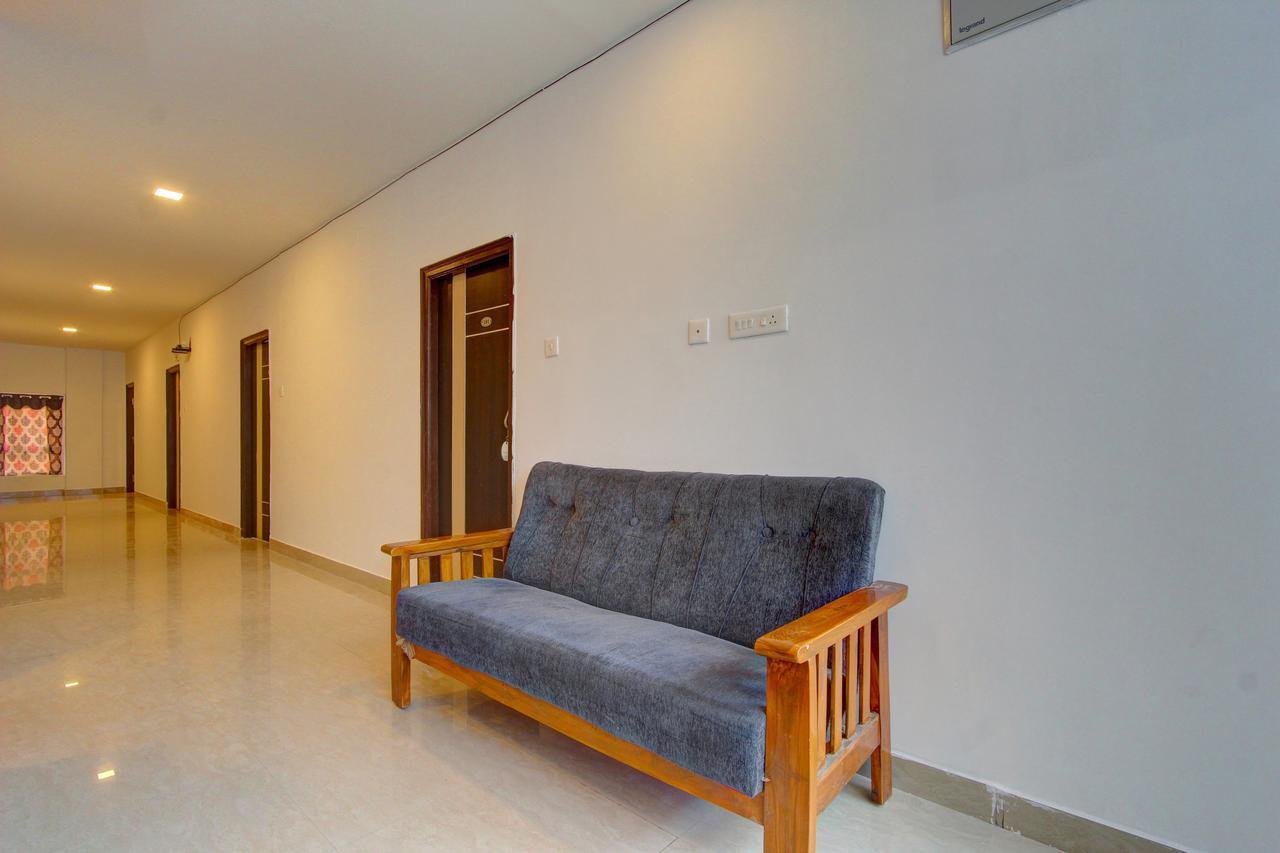 Oyo 11670 Hotel Vishnu Priya Residency Hyderabad Exterior photo